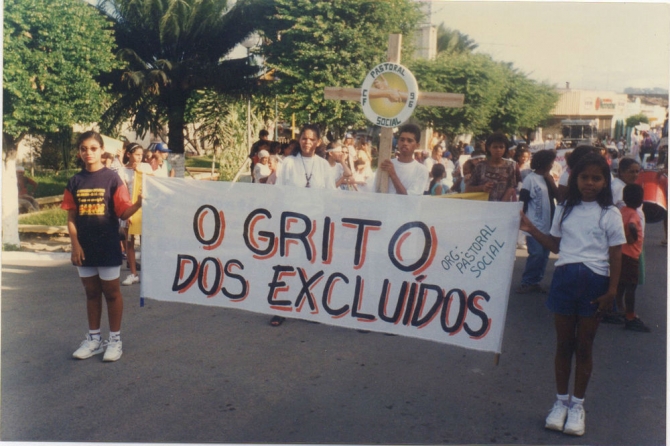 Crian&ccedil;a Livre