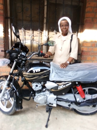 Motocicletta delle suore operaie del Congo